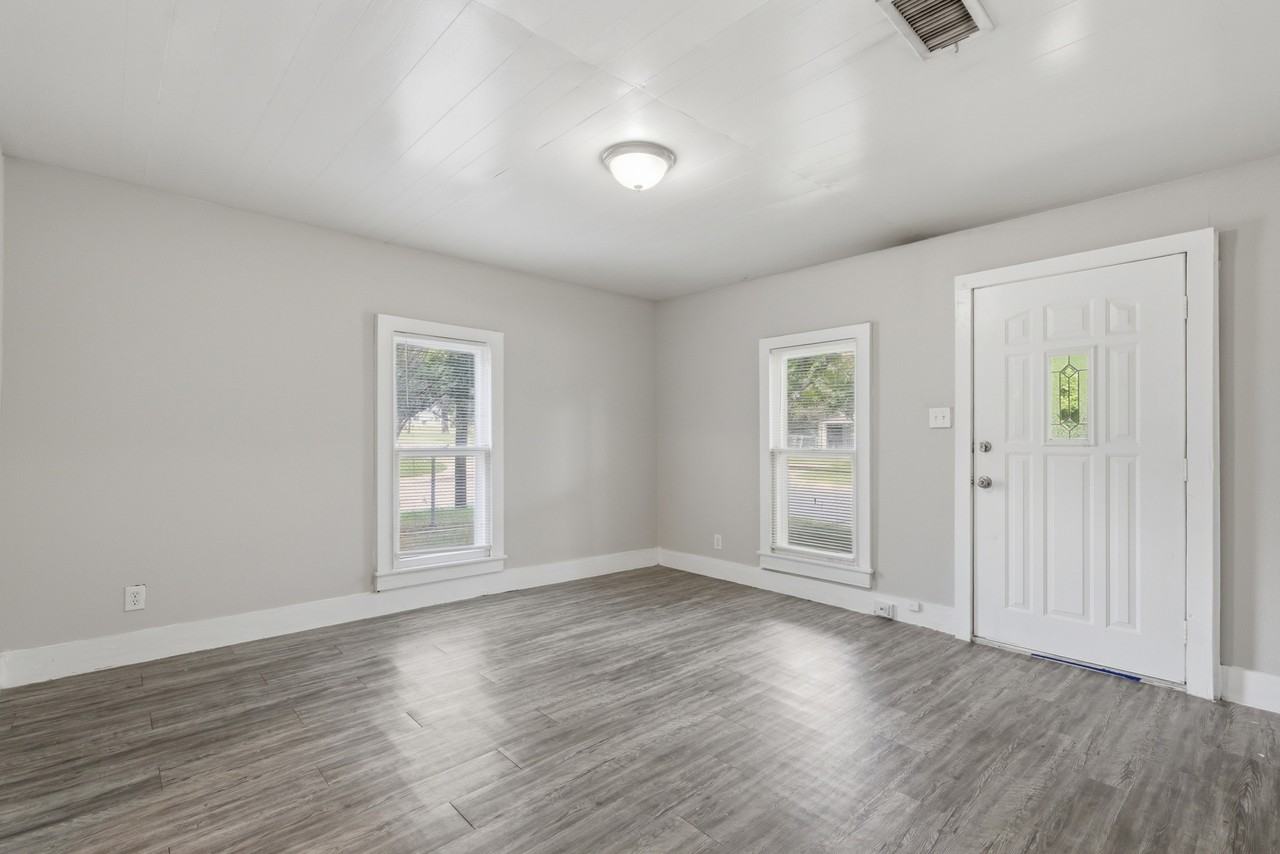 630 E Acheson St #1 - Photo 6 of 25