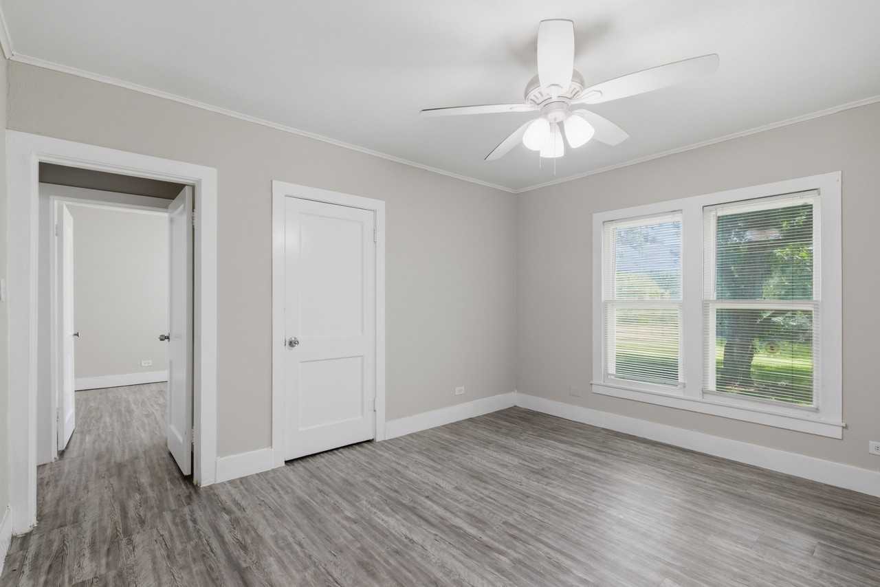 630 E Acheson St #1 - Photo 7 of 25