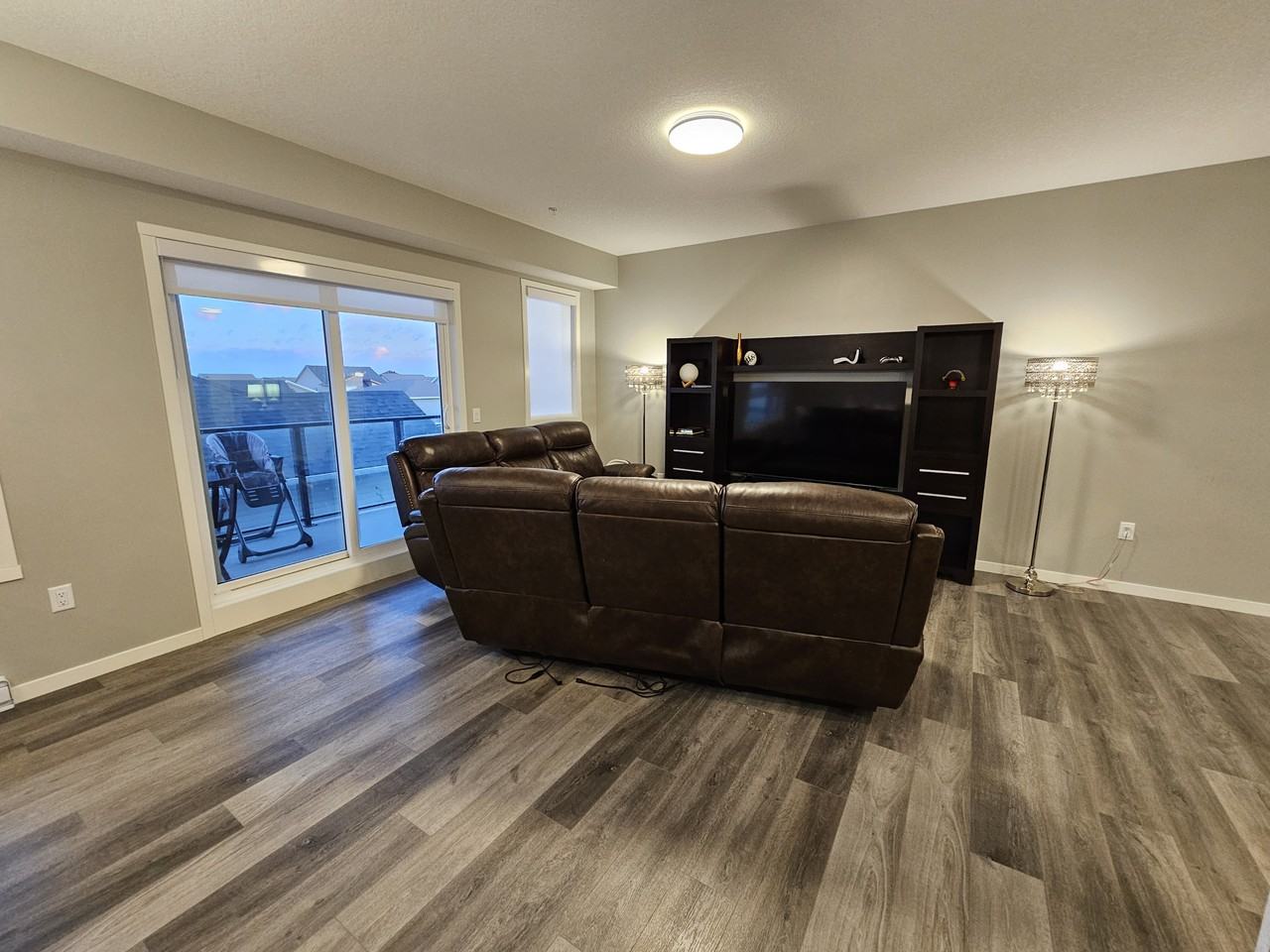 33 05-33 Carringham Gate Nw - Photo 3 of 23