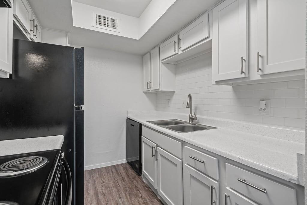 The Montclair - Photo 2 of 20