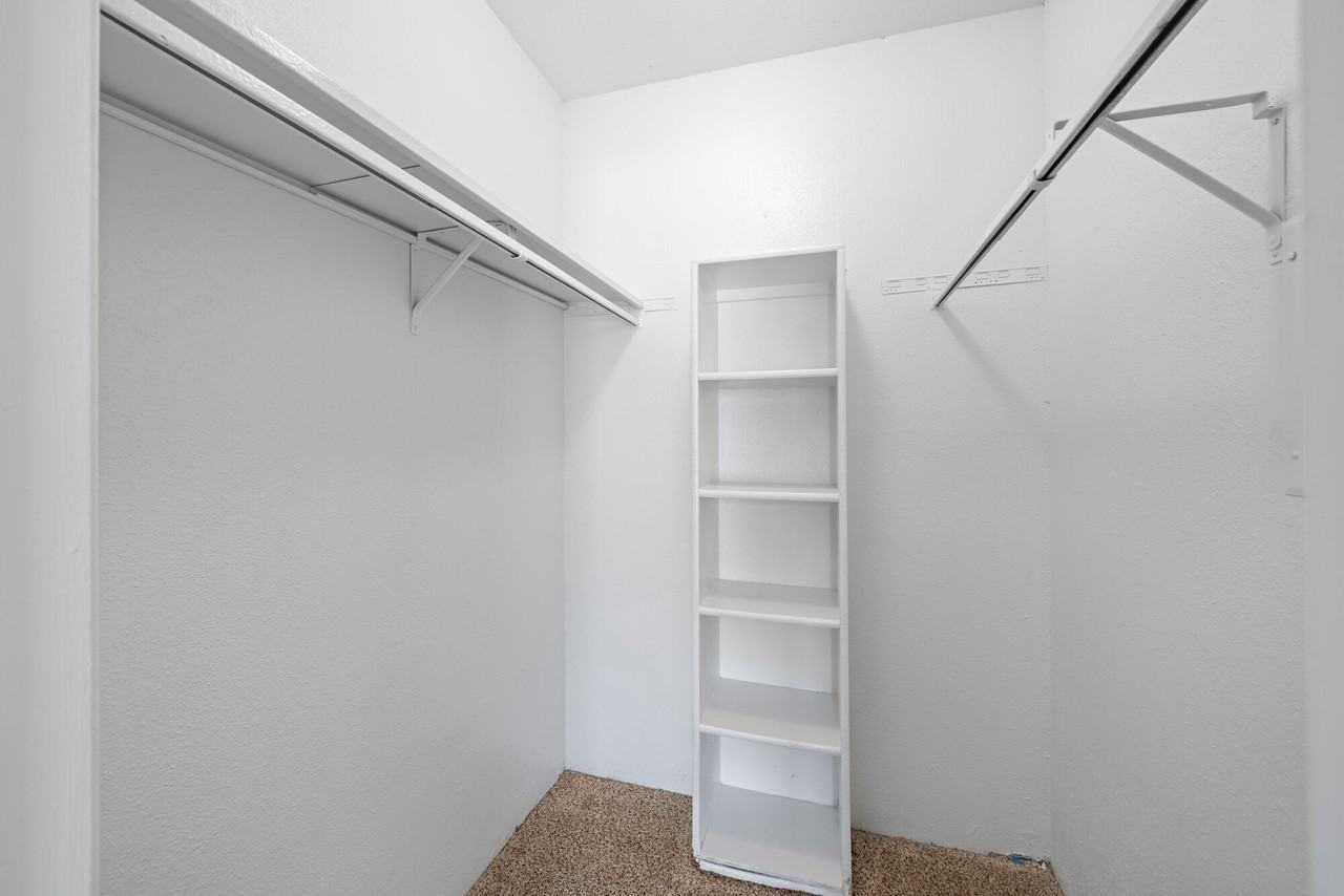 The Montclair - Photo 5 of 20