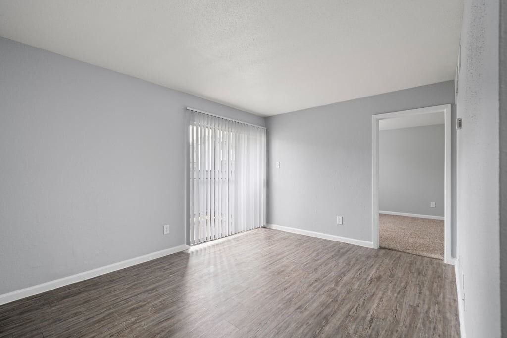 The Montclair - Photo 7 of 20