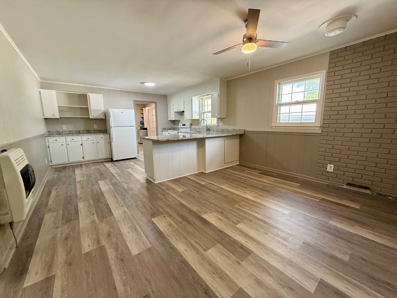 880 Dixon Rd - Photo 4 of 20