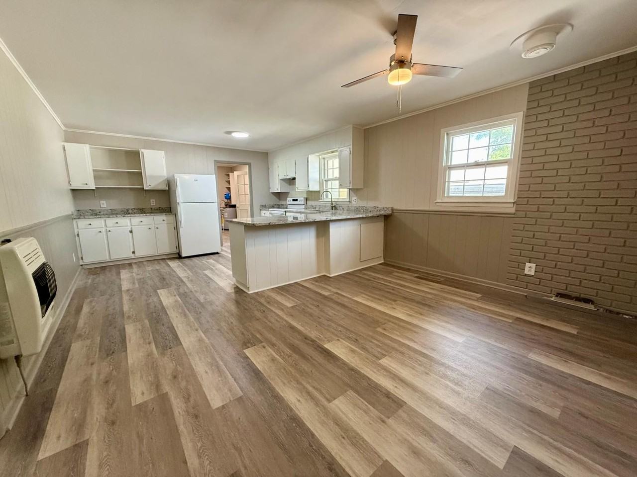 880 Dixon Rd - Photo 5 of 20