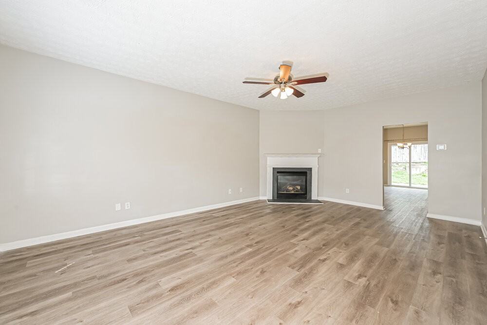 444 Village Bluff Dr - Photo 4 of 17