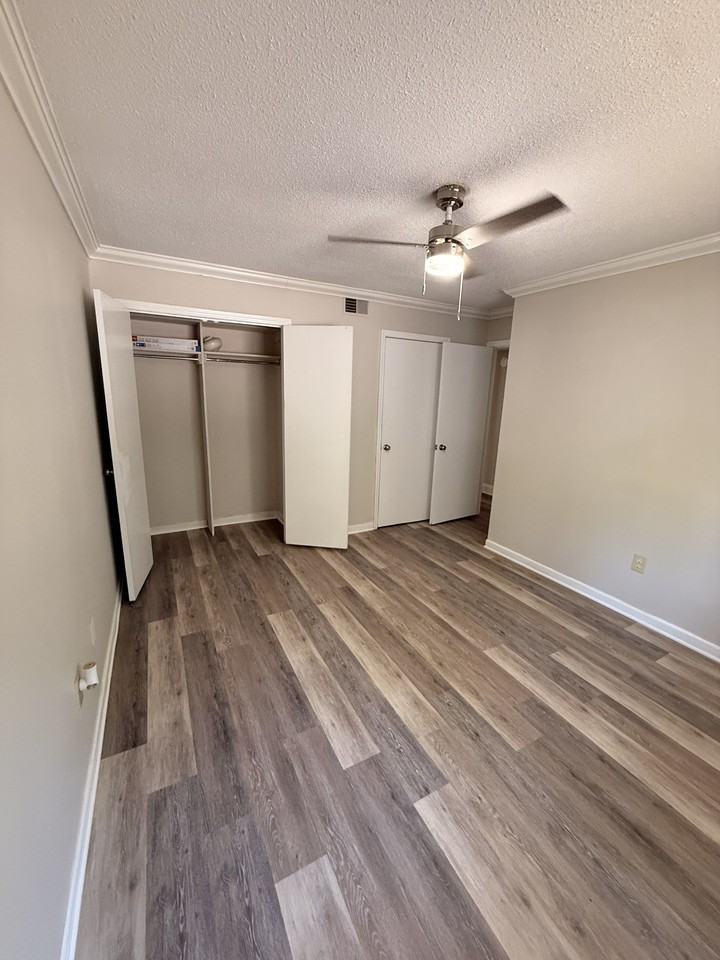 1522 Parkway Court - E6Unit E6 #E6 - Photo 5 of 18