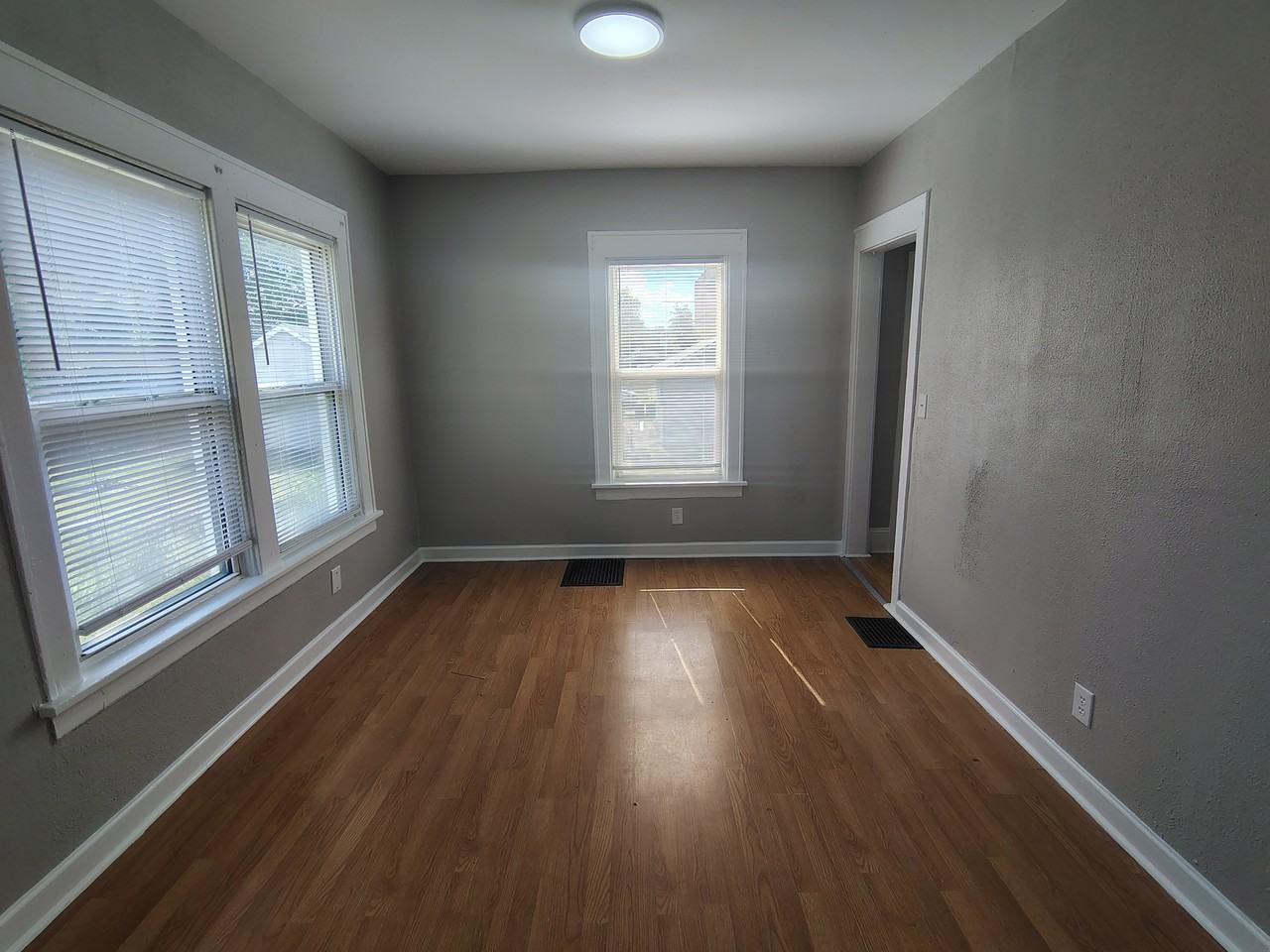 514 Sheridan St #1 - Photo 3 of 13