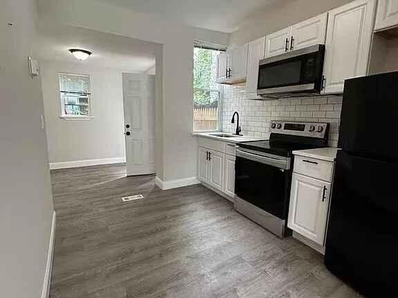 3205 Latona St - Photo 4 of 14