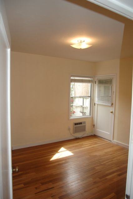 1054 49th St #1 - Photo 3 of 7