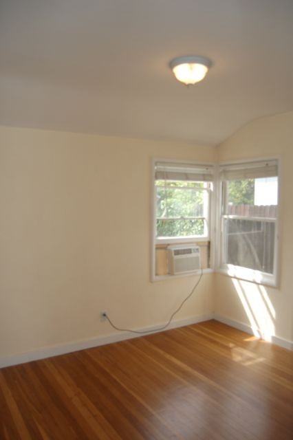 1054 49th St #1 - Photo 4 of 7