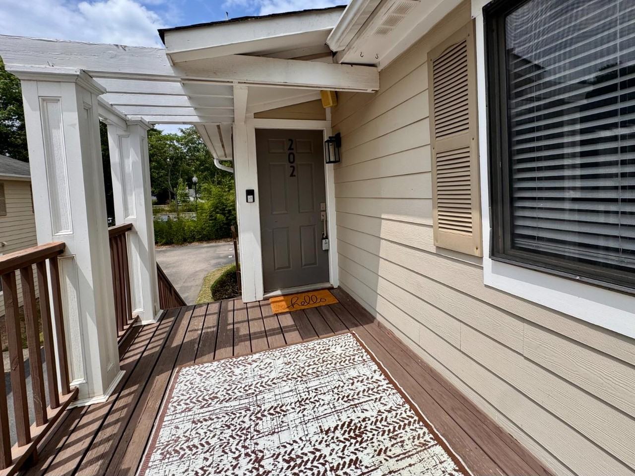 2204 Stafford Ave - Photo 3 of 11