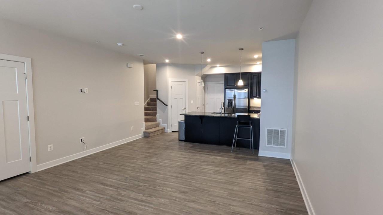 42595 Burbank Ter - Photo 6 of 11