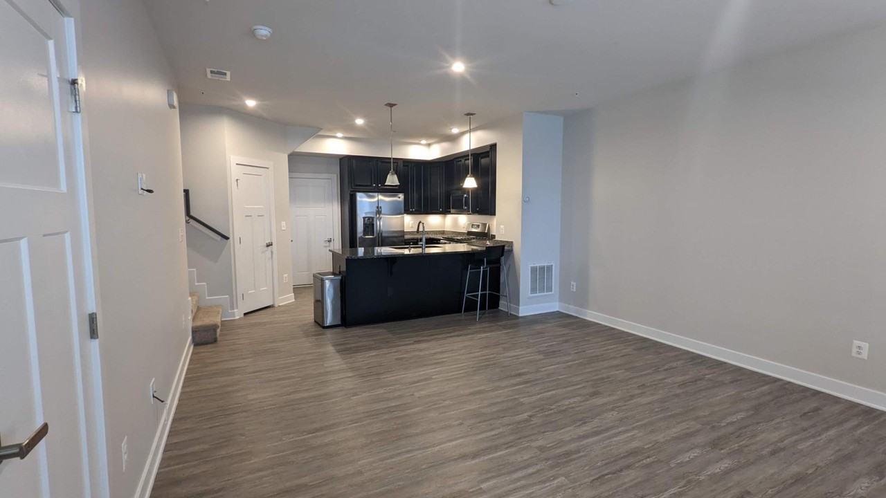 42595 Burbank Ter - Photo 7 of 11