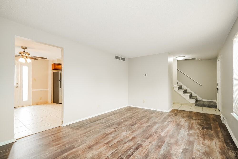 2422 Salem Ave - Photo 5 of 18