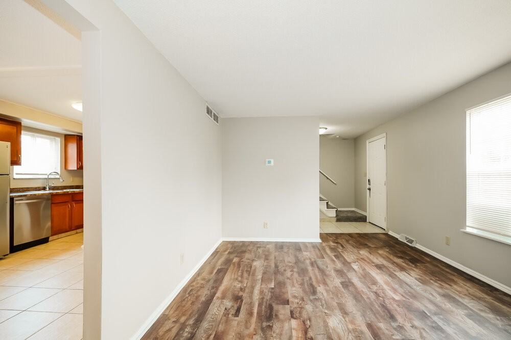 2422 Salem Ave - Photo 6 of 18