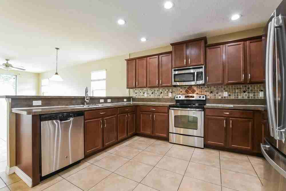 121 Daigledog St - Photo 6 of 16