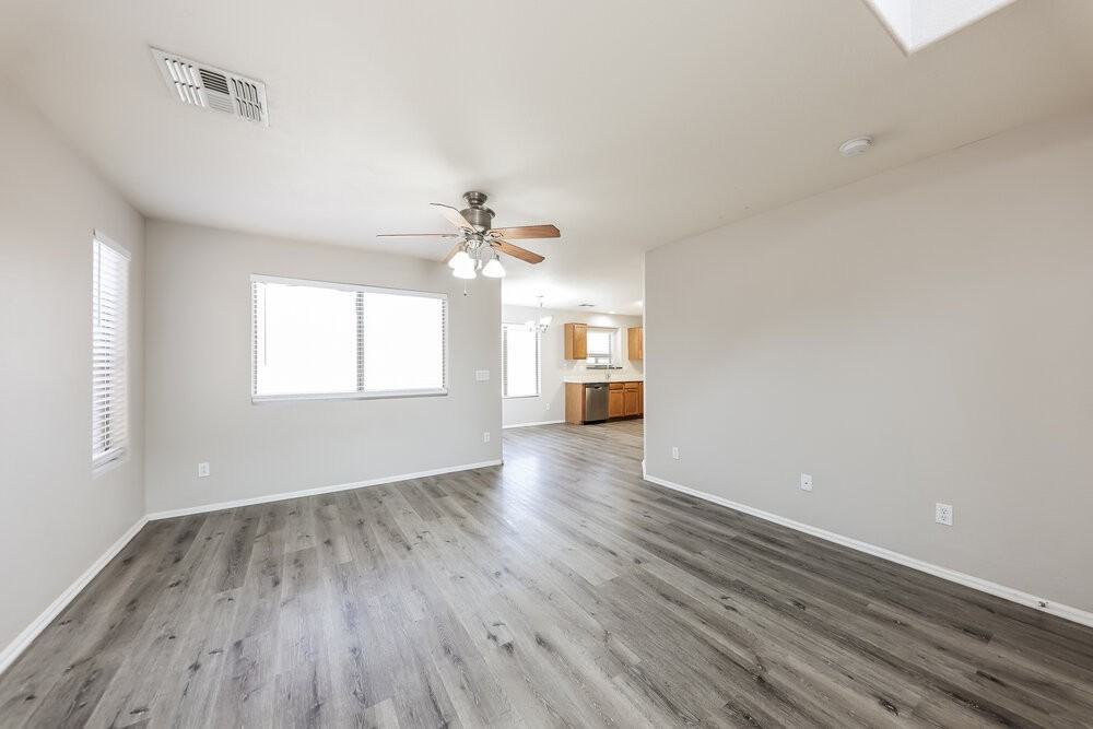 16231 W Moreland St - Photo 5 of 17