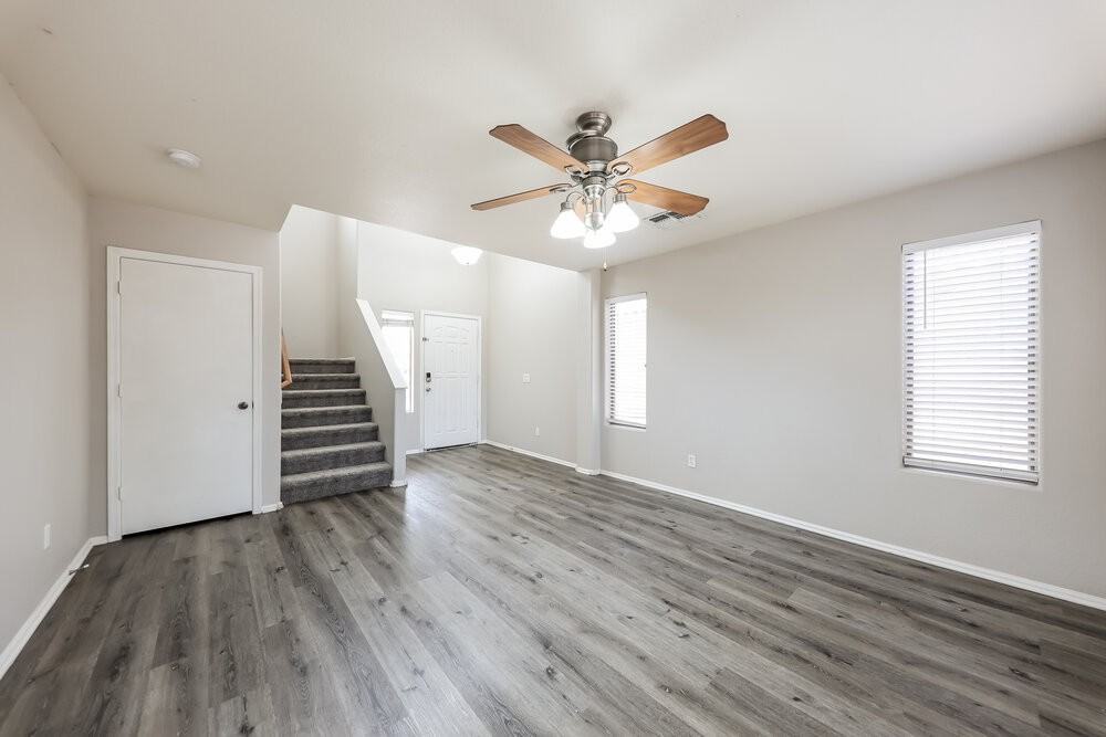 16231 W Moreland St - Photo 6 of 17