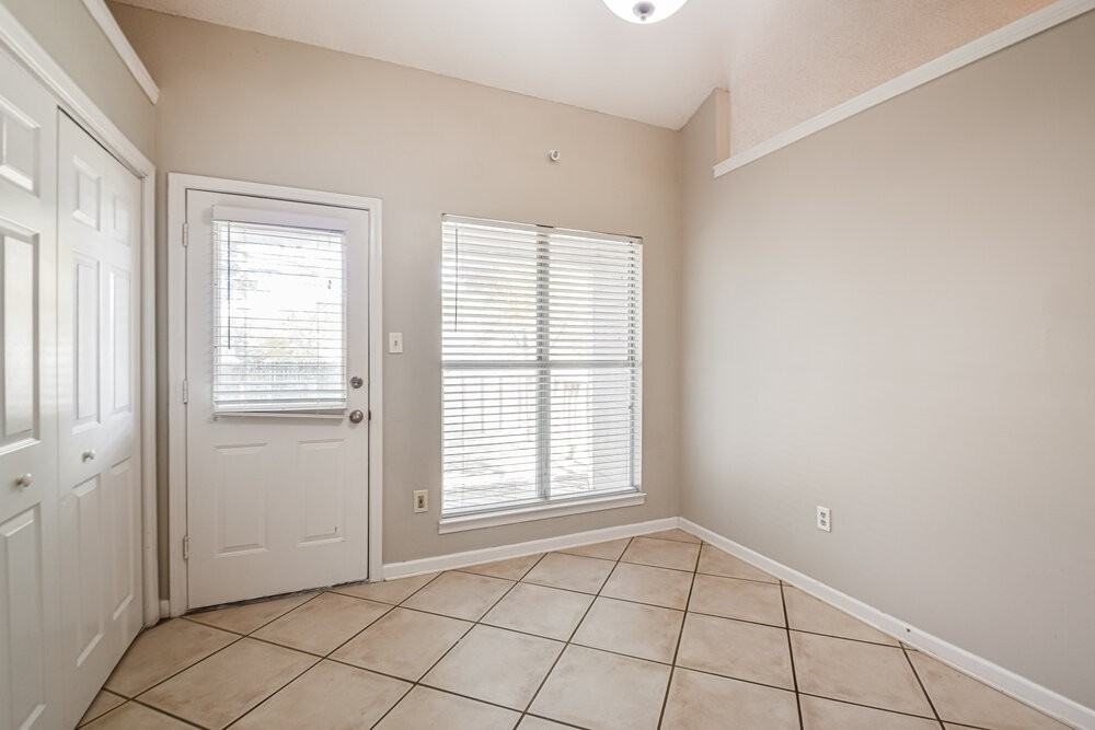 10378 Yates Dr - Photo 6 of 16