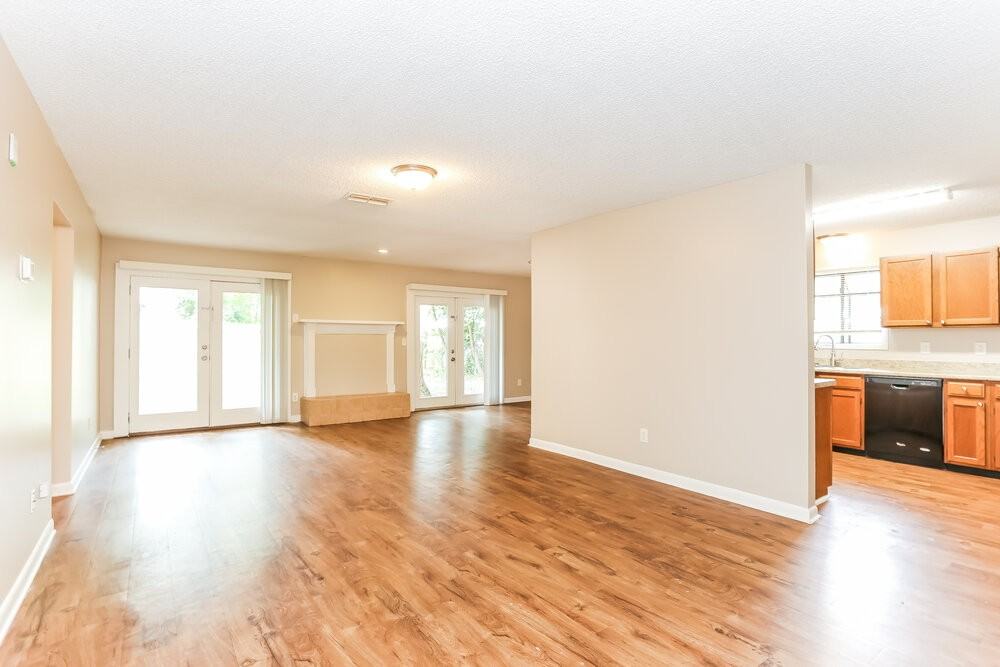 5381 Fremont St - Photo 3 of 16