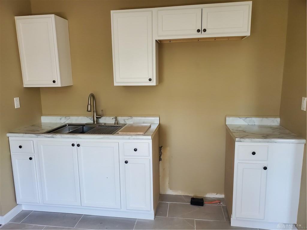 14 Maylan Dr #2 - Photo 2 of 15