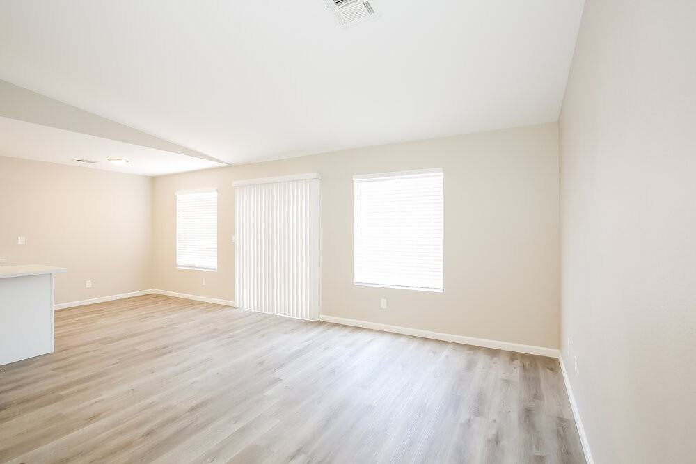 3117 Honeysuckle Ave - Photo 3 of 16