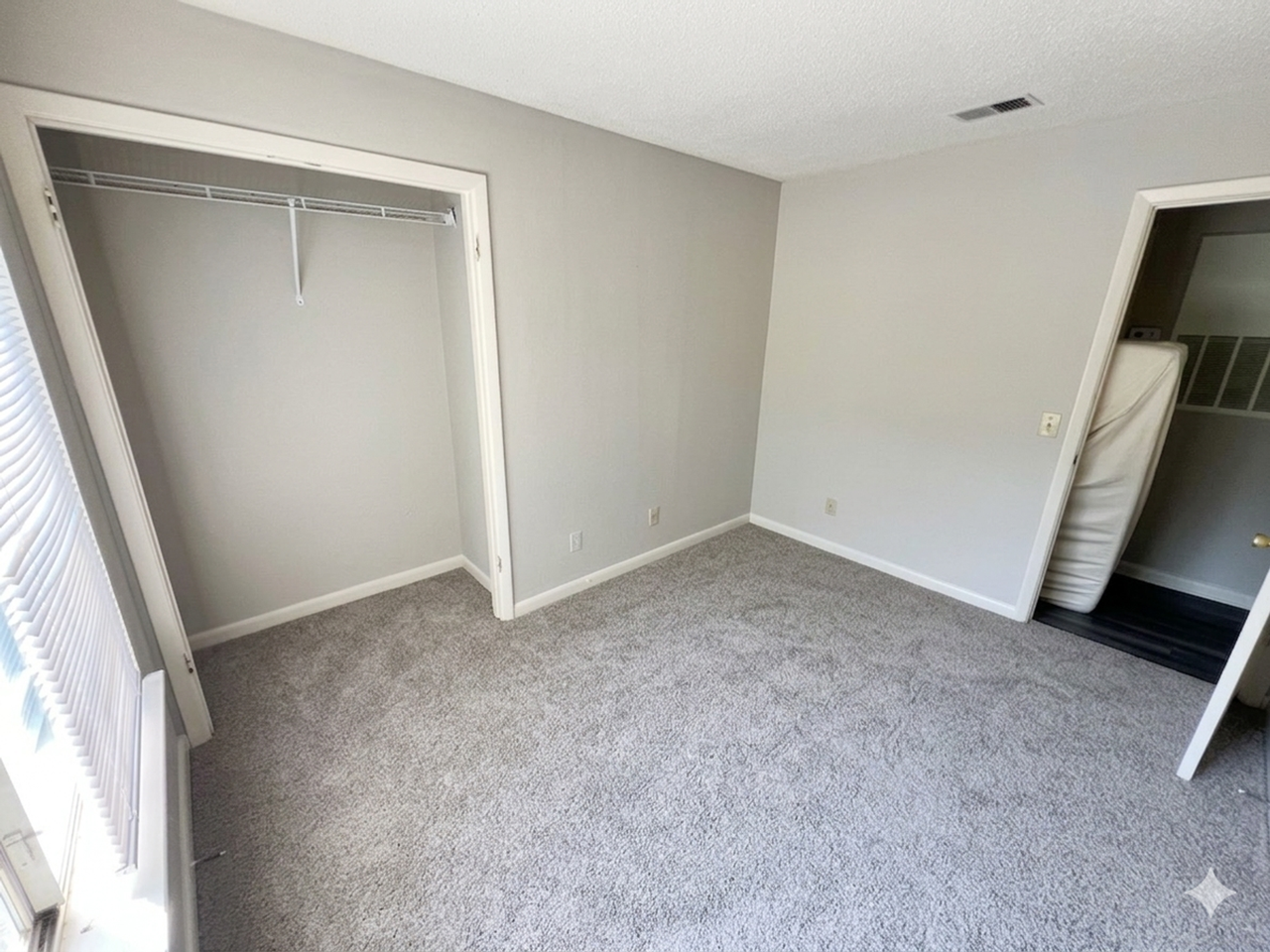 University Place, 122 - Photo 7 of 11