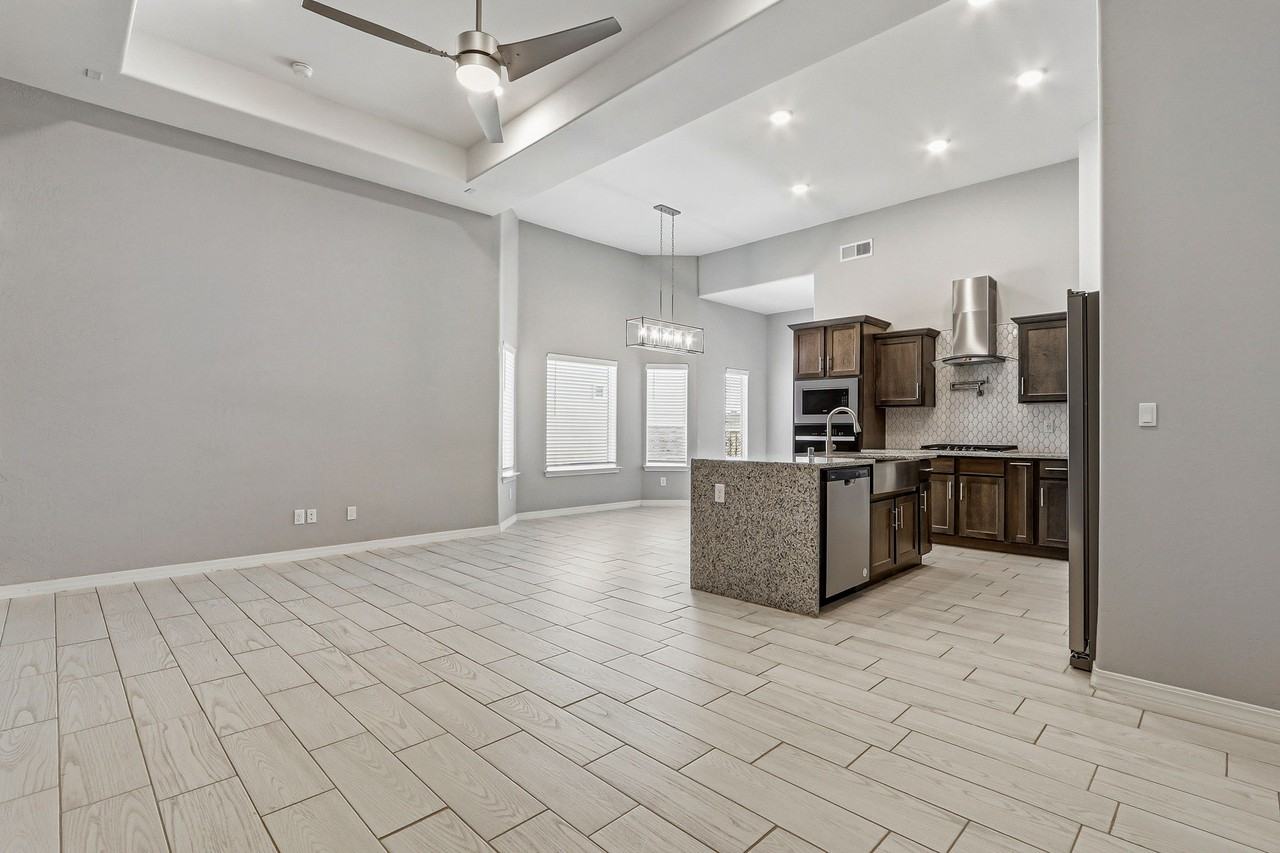 212 Lydia St #1 - Photo 5 of 32