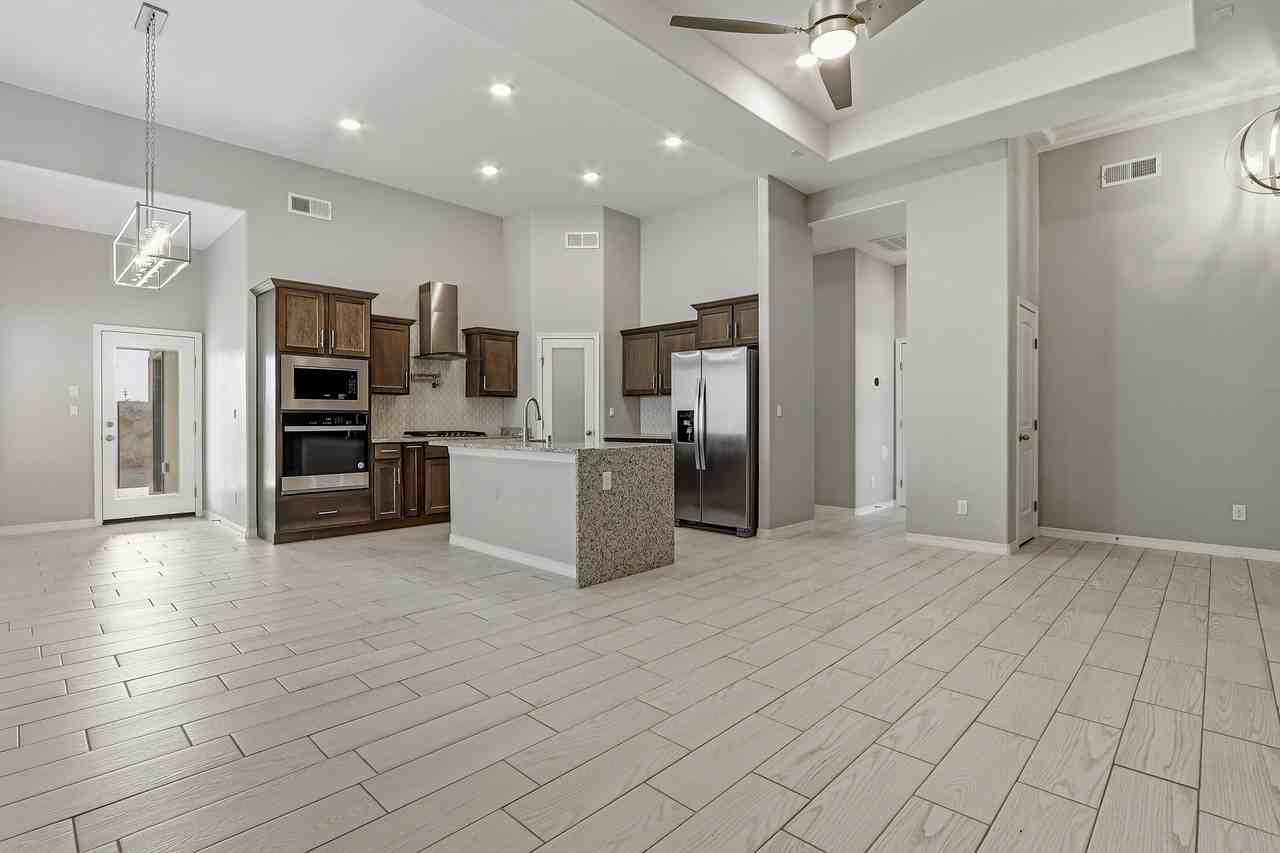 212 Lydia St #1 - Photo 6 of 32