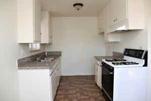 featured image of 1104 E Franklin Ave