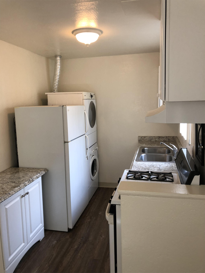4547 11th St - Photo 3 of 12