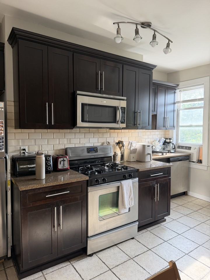 532 Adams St - Photo 2 of 13