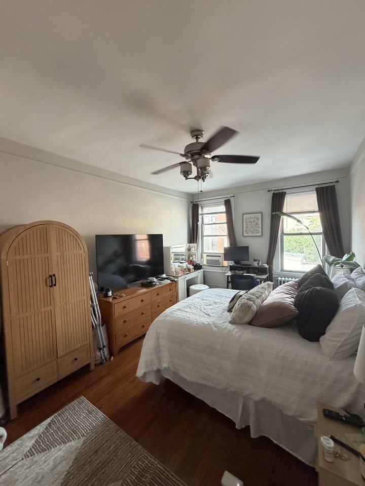 532 Adams St - Photo 5 of 13