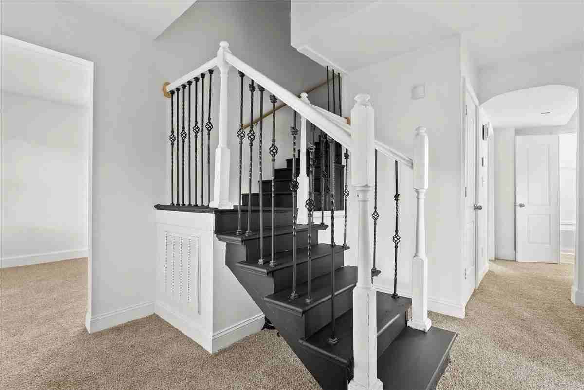 1006 Carlton Ave - Photo 3 of 20