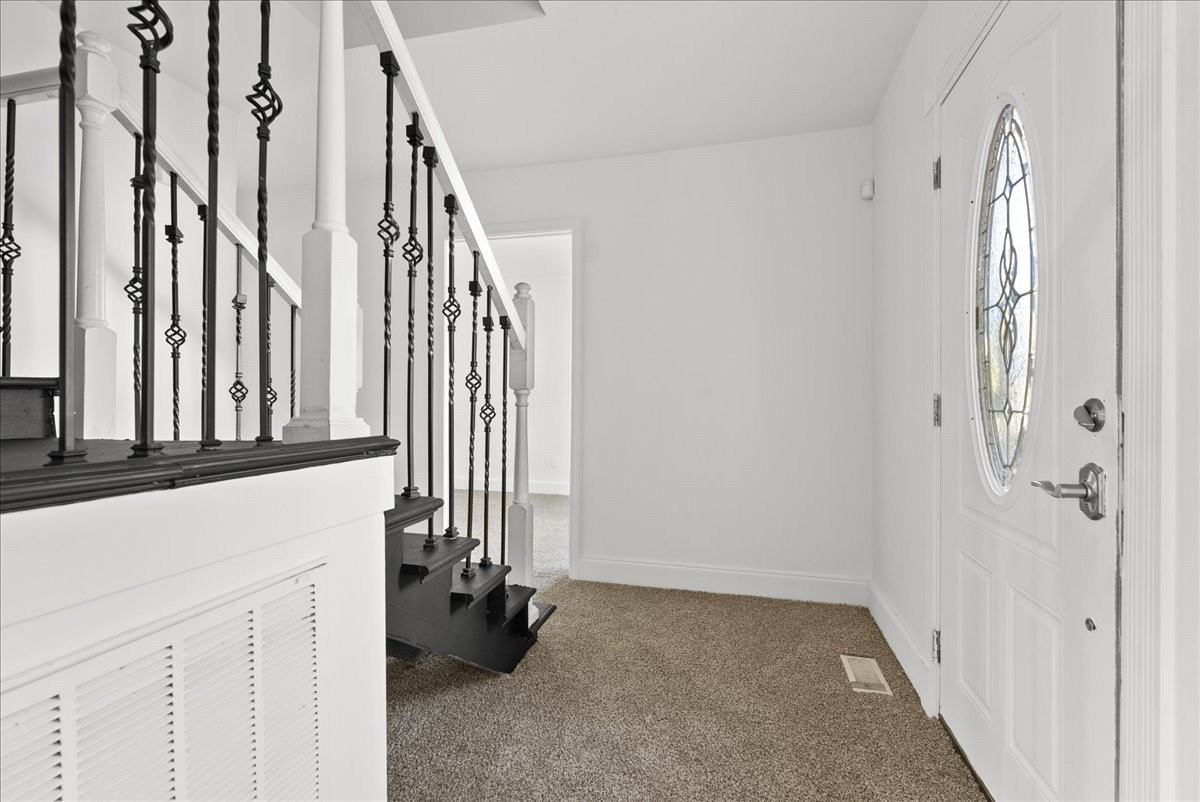 1006 Carlton Ave - Photo 4 of 20