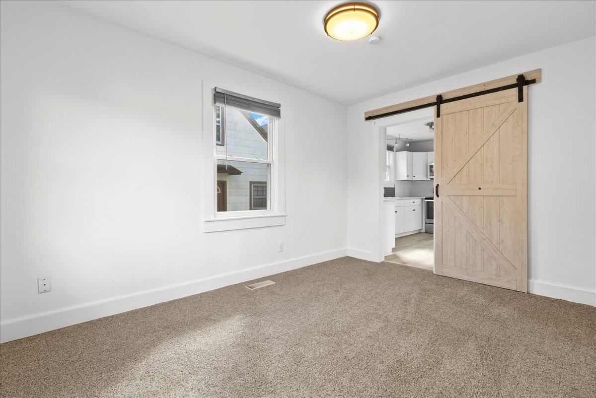1006 Carlton Ave - Photo 5 of 20