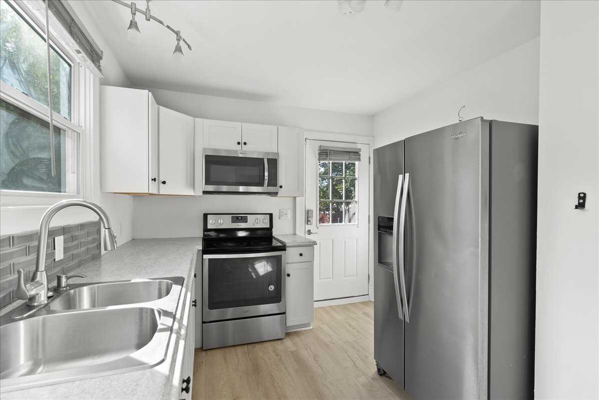 1006 Carlton Ave - Photo 7 of 20