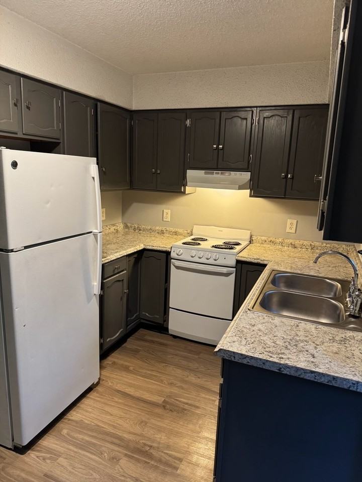 2 Waldron Ln #1