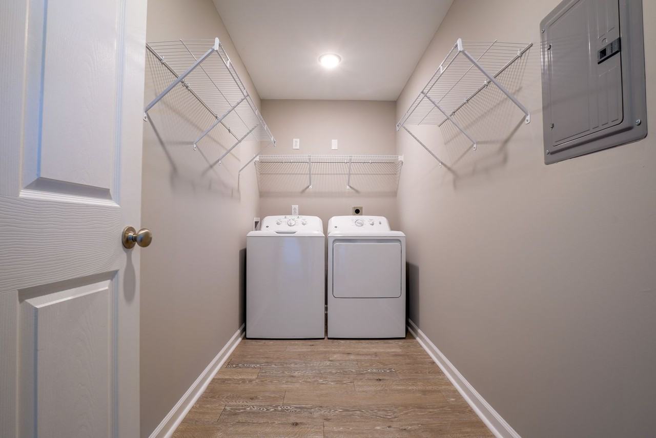 Park Crest Apartments - Photo 4 of 26