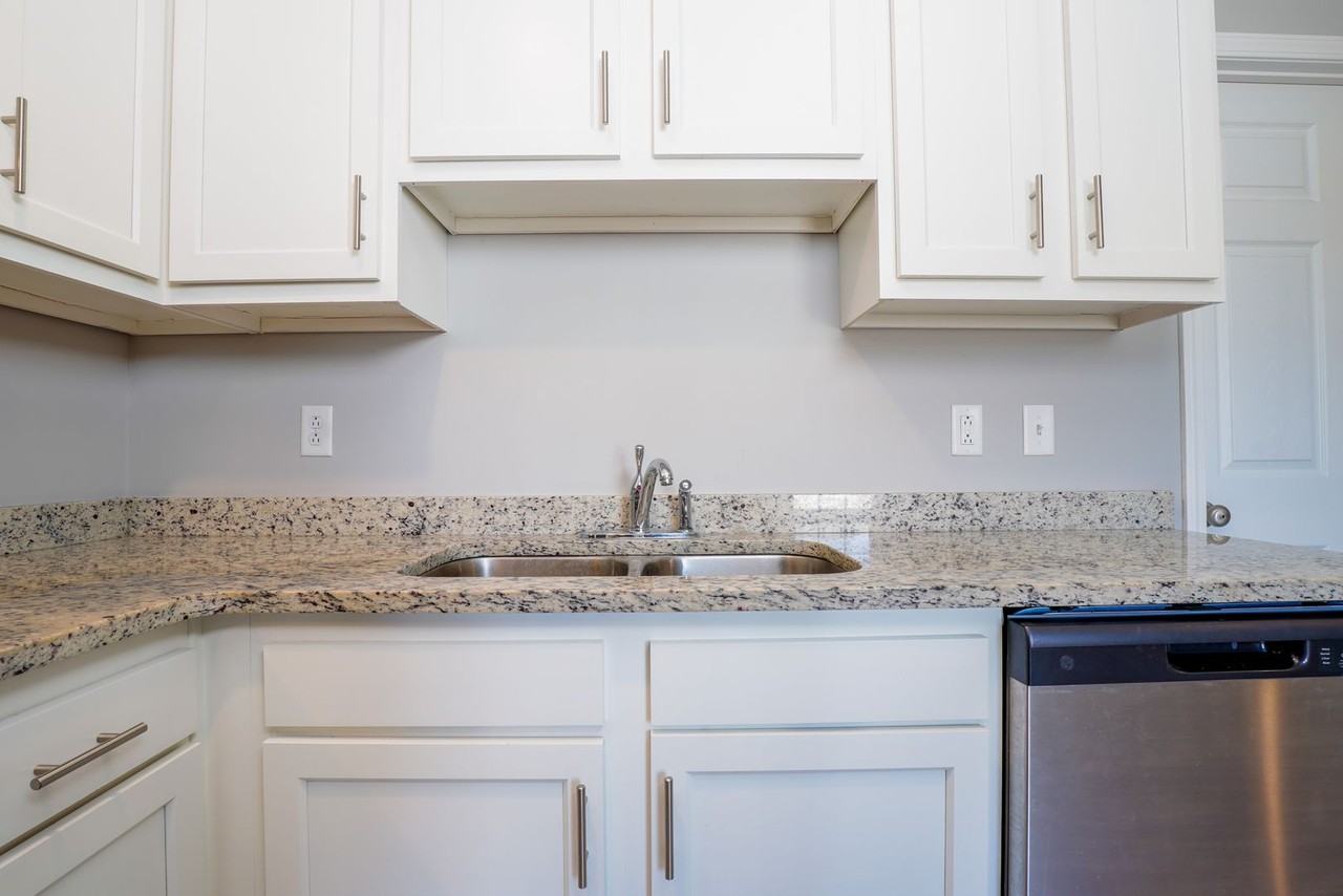 Park Crest Apartments - Photo 5 of 26
