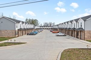 featured image of 1625 Golf Club Ln