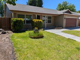 featured image of 113 Little Butte Dr #1