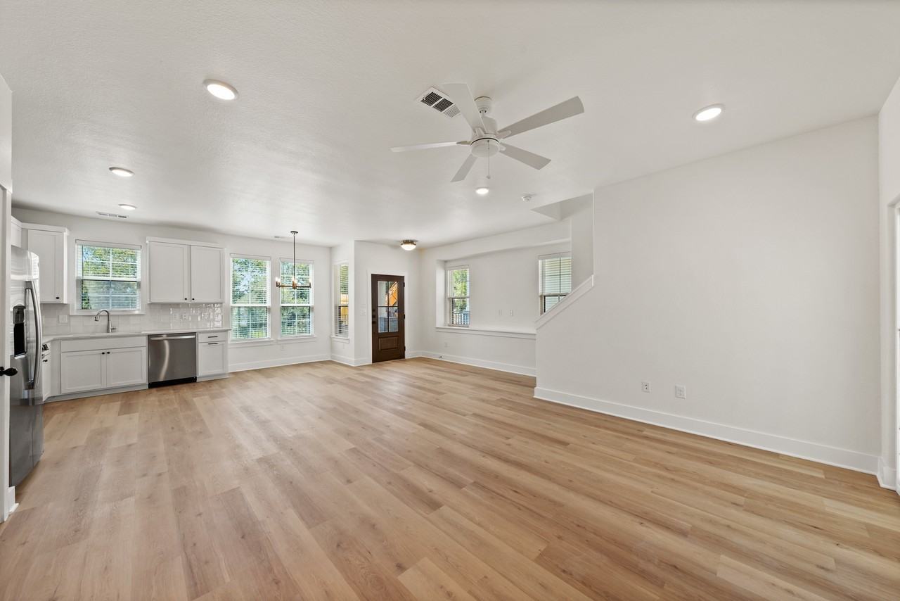 5811 South 31st StreetUnit 601 #601 - Photo 3 of 29