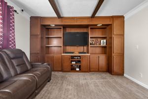 featured image of 1053 Pitchkettle Rd #1