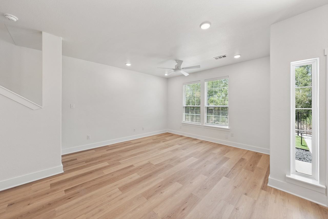 5811 South 31st StreetUnit 102 #102 - Photo 3 of 30