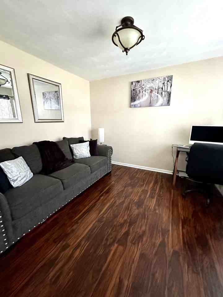 5123 Bute St #1 - Photo 4 of 17