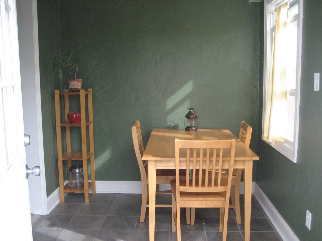 725B Carolina Ave #B - Photo 7 of 18