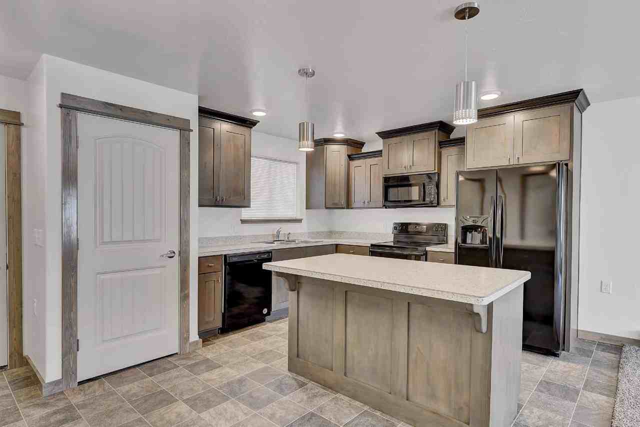 940 Gibbon St #1 - Photo 5 of 15
