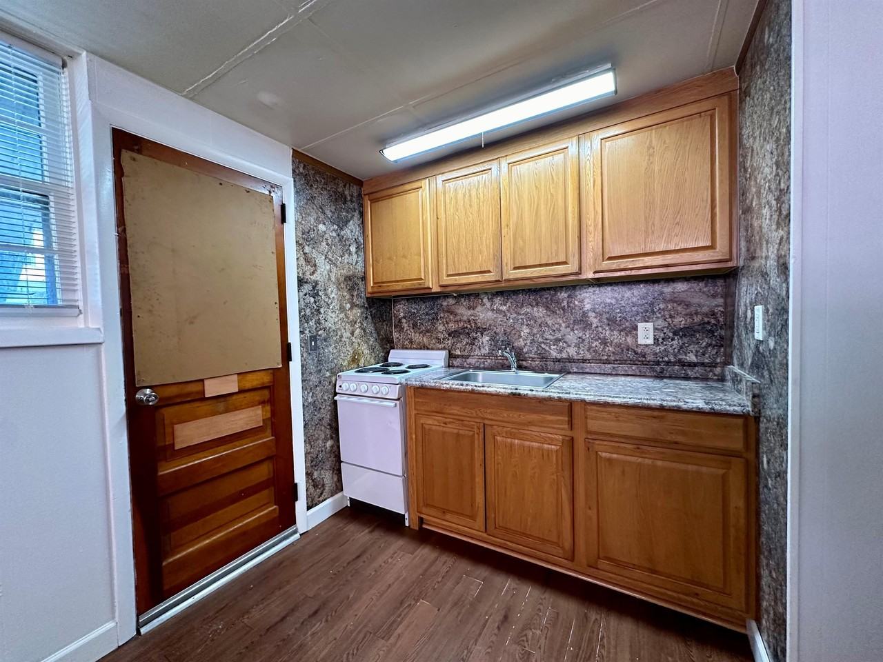 816 6th St #816 - Photo 3 of 9