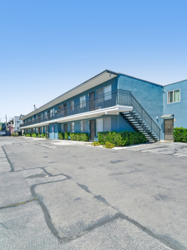 14420 Vista Real Apts - Photo 2 of 4